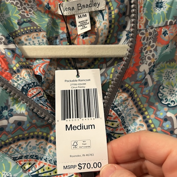 Vera Bradley rain jacket with food size medium nwt - Picture 2 of 5